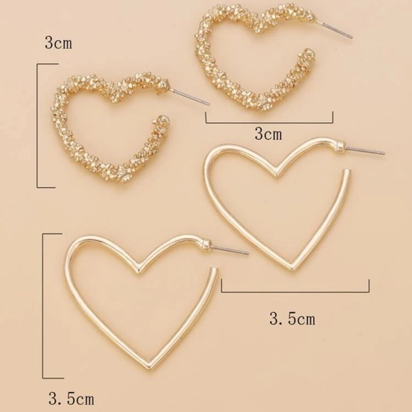 2 pairs Heart Hoop Earrings Golden - Picture 2 of 6